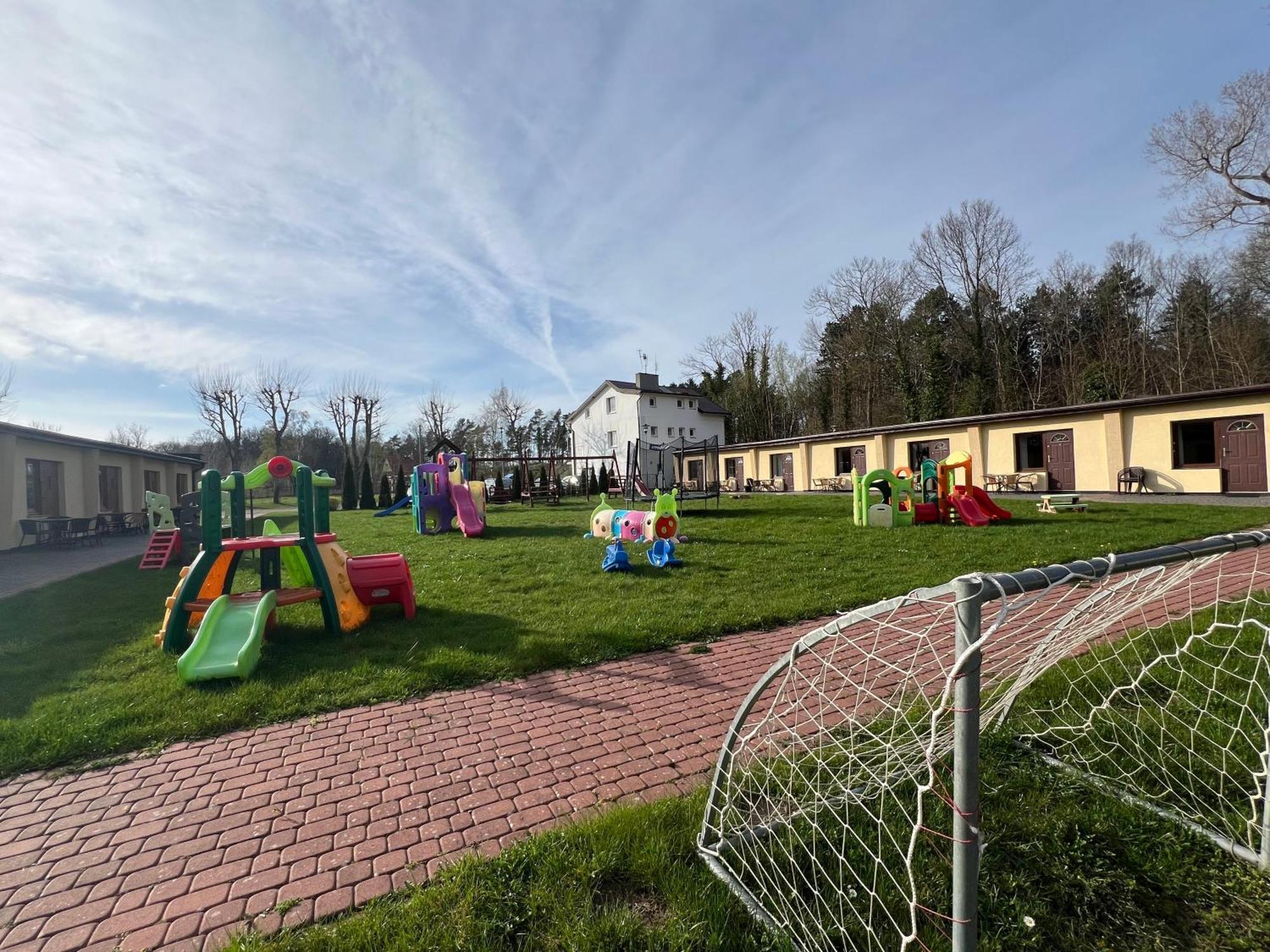 Osrodek Rodzinny "Pod Wydmami" Przy Plazy , Plac Zabaw , Rowery Sarbinowo Exteriör bild