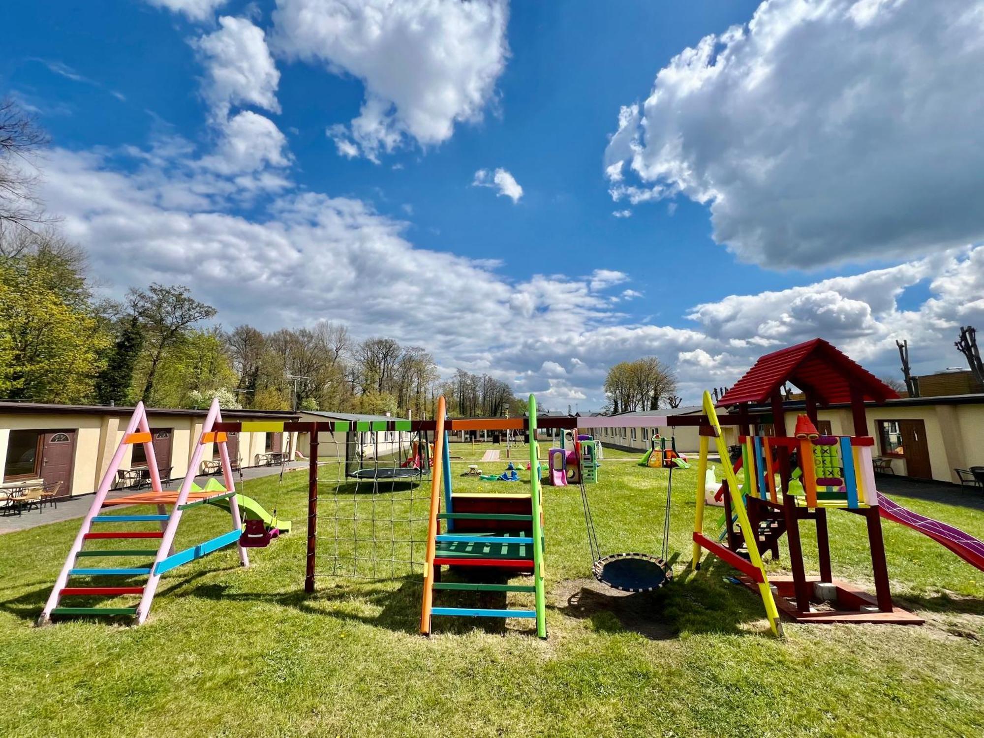 Osrodek Rodzinny "Pod Wydmami" Przy Plazy , Plac Zabaw , Rowery Sarbinowo Exteriör bild