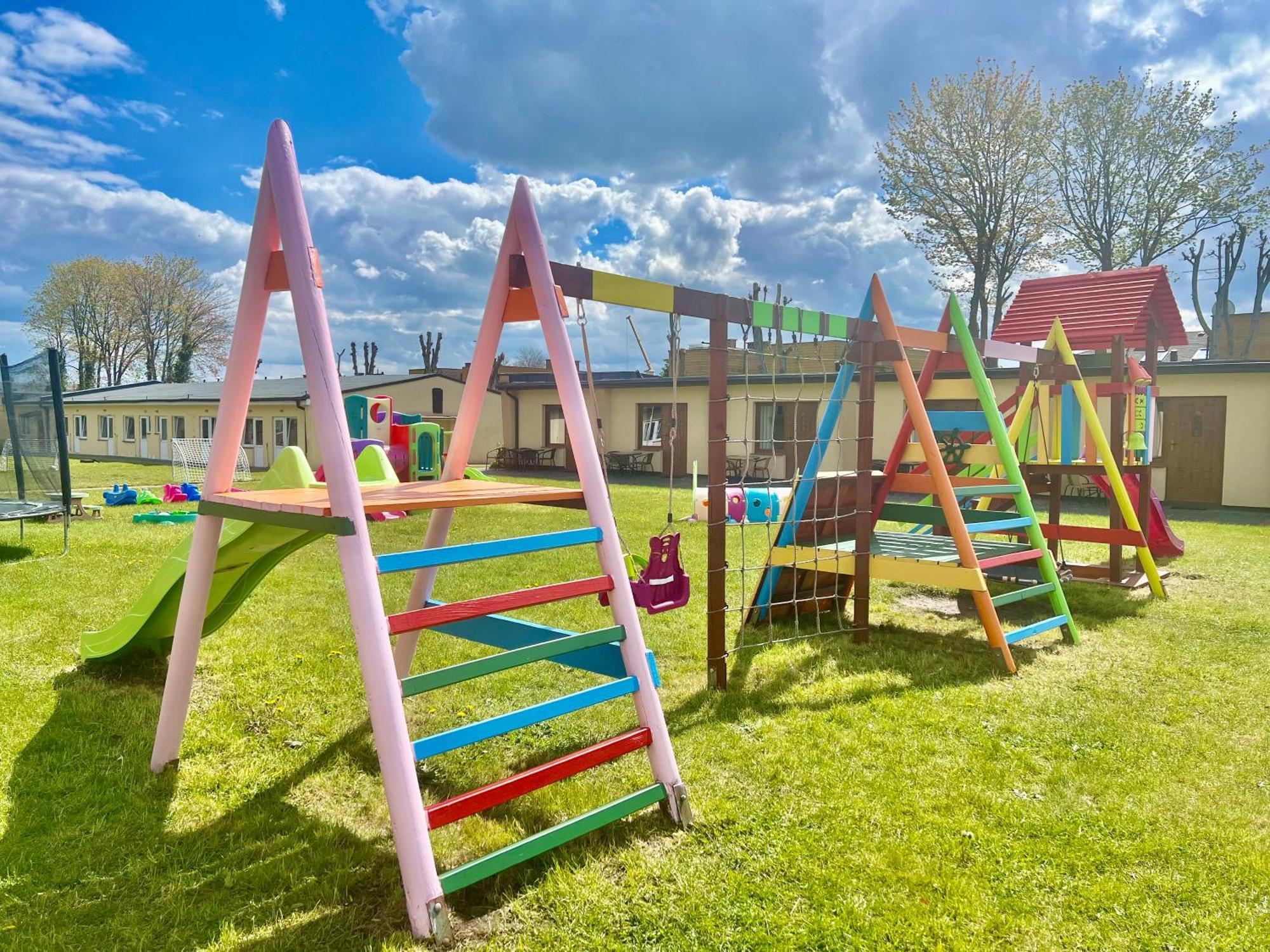 Osrodek Rodzinny "Pod Wydmami" Przy Plazy , Plac Zabaw , Rowery Sarbinowo Exteriör bild